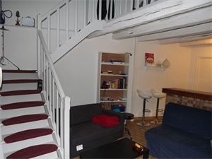 appartement à la location -   86000  POITIERS, surface 32 m2 location appartement - APR669452